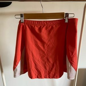Fills orange tennis skirt!!
